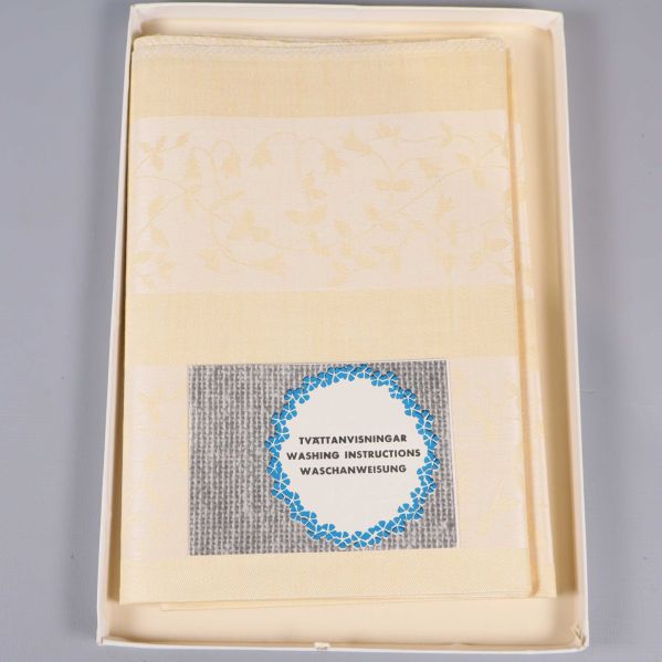 Bild på linne servetter i kartong