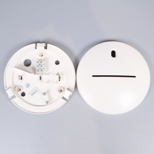 Takfäste till lampan