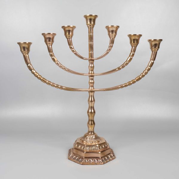 Sidovy av ljusstaken