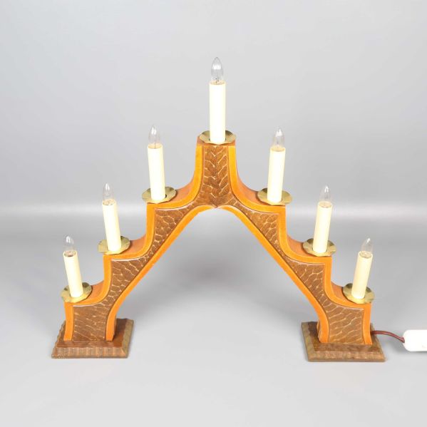 Elektrisk ljusstake med trappdesign