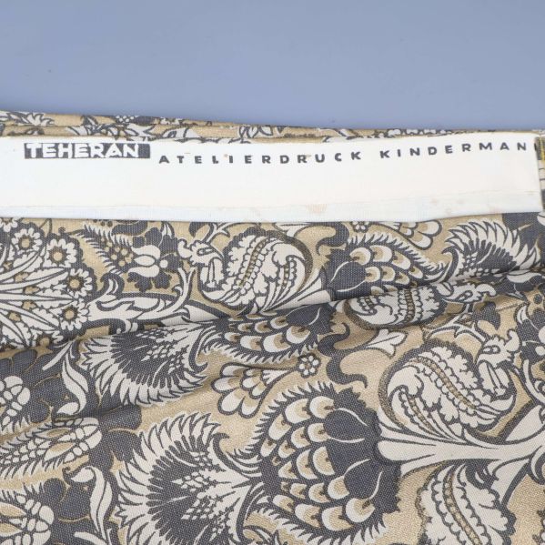 Kant på duktyg med texten Teheran Atelierdruck Kinderman