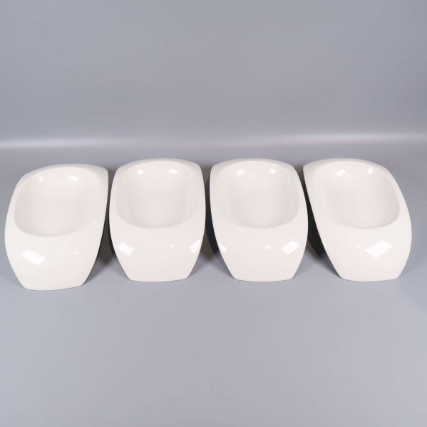 Från ovan: fyra staplade traverser med fyrkantig form