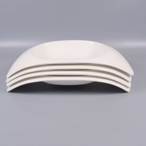 Frontal vy på fyra staplade traverser