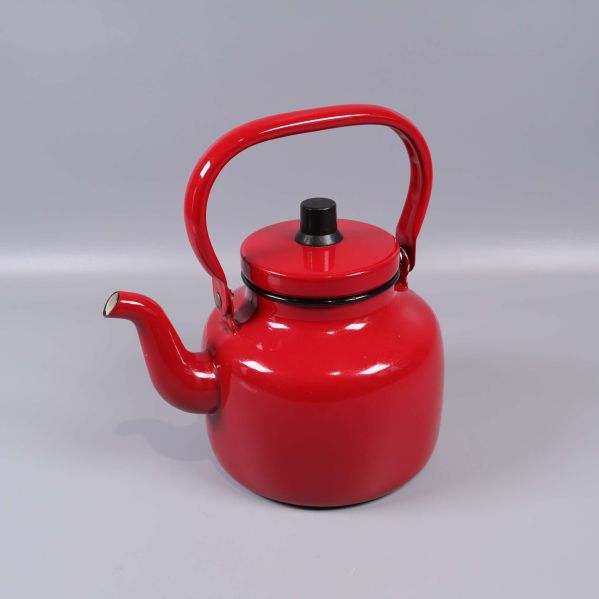 Röd emaljerad vattenkittel med handtag och lock