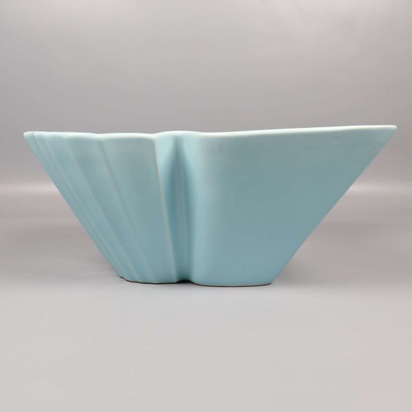 Skålens profil med markerade mjuka vågkanter