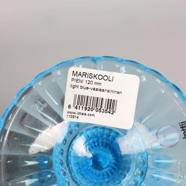 Detaljbild på etikett under skål med produktinformation