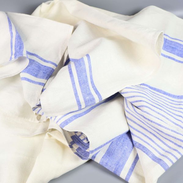 Linnetyget visat i lös sammansättning och veck