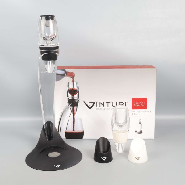 Vinturi dekanter set bredvid förpackningen