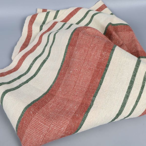 Sammanknycklad löpare med randigt mönster