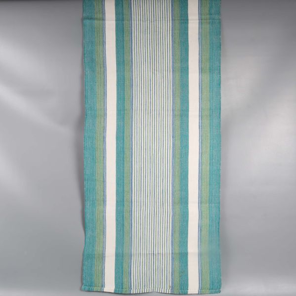 Lång randig löpare i grönt och blått hängande