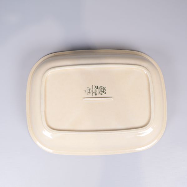 Undersidan av form med stämpel och märkning