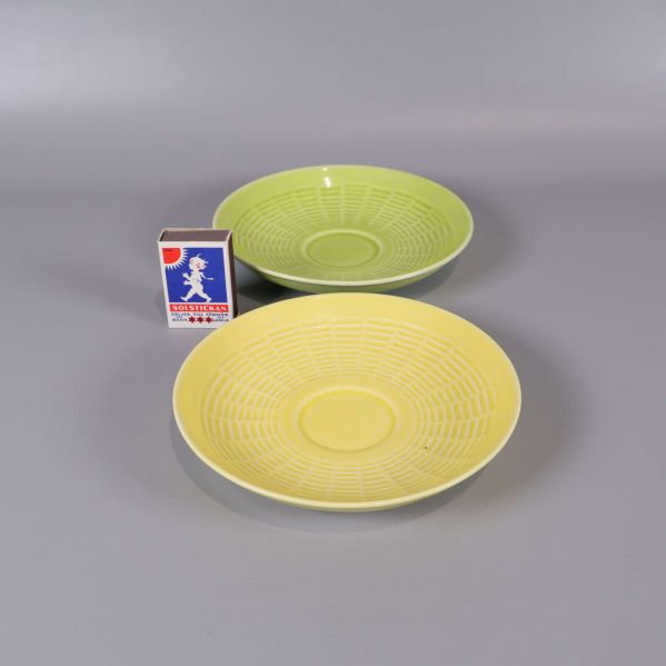 Kultfat med tändsticksask som storleksreferens