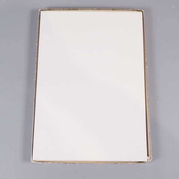 Förpackningens vita baksida