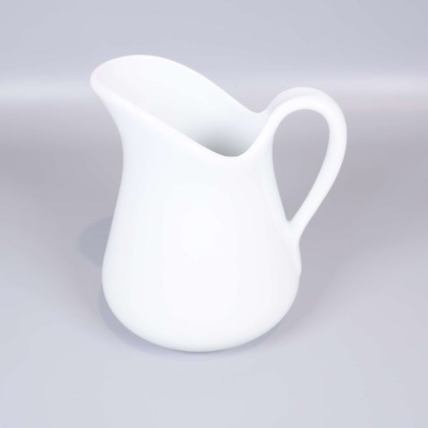 Vit porslinskanna med böjd pip och handtag