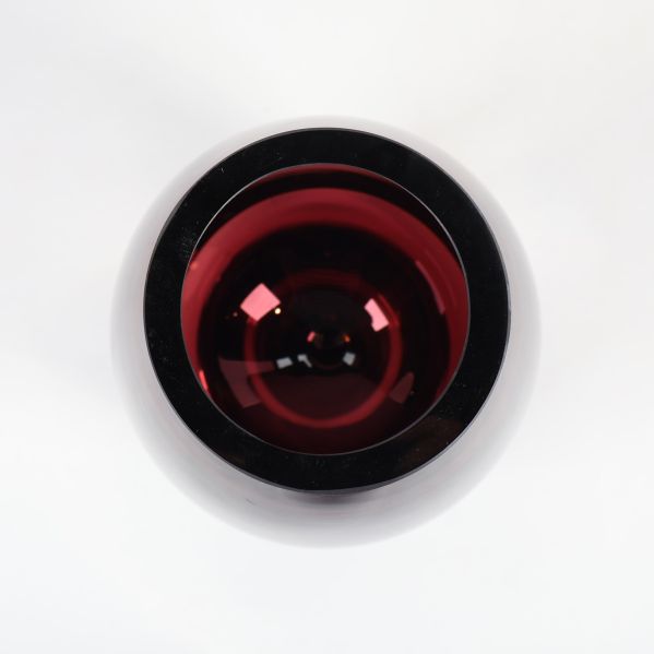 Öppningens insida på Plommonfärgad glasvas