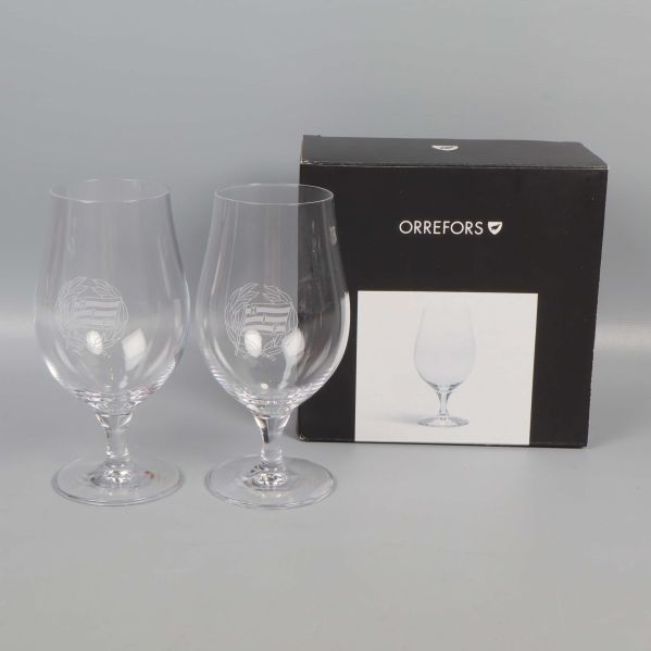 Två graverade ölglas från Orrefors med originalkartong