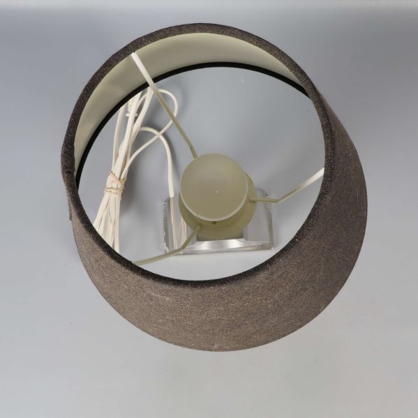 Bordslampa sedd uppifrån med lampskärmen borttagen