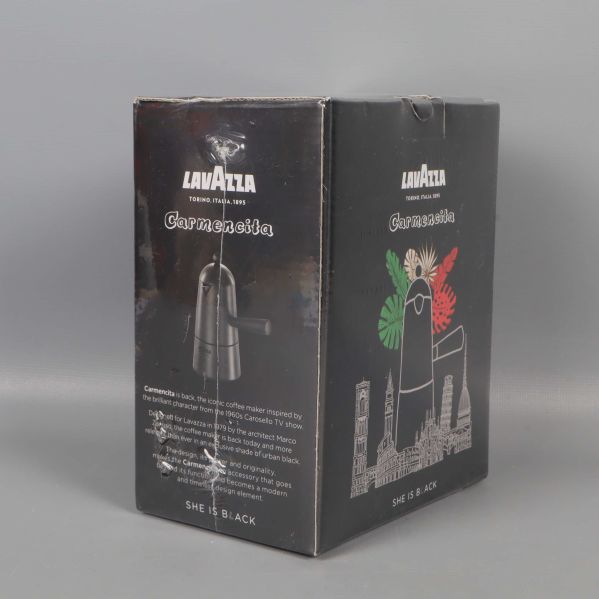 Baksida av Lavazza Carmencita She Is Black förpackning