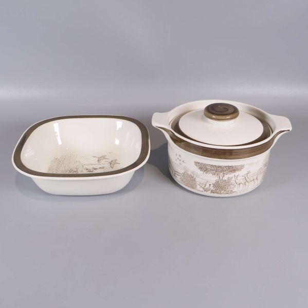 Karott med lock och fyrkantig skål i naturfärger