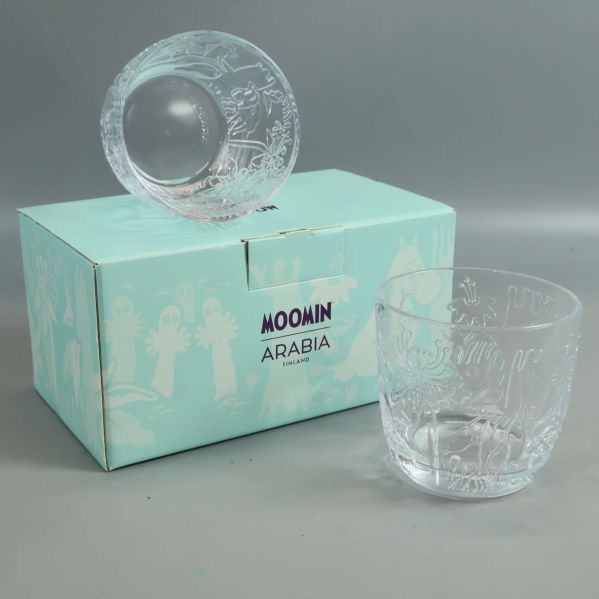 Mumin-glas från Arabia med originalkartong och relieffigurer