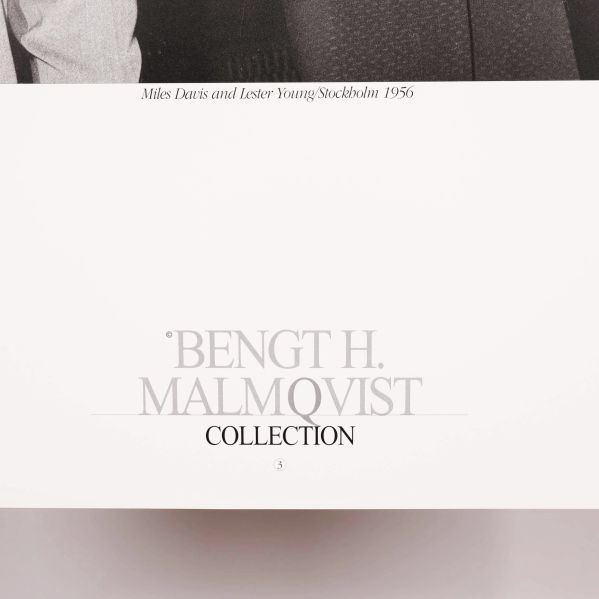Detalj med texten Bengt H. Malmqvist Collection på vit yta