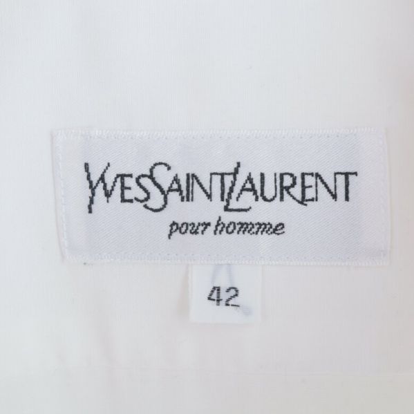 Yve Saint Laurent märke med storlek 42