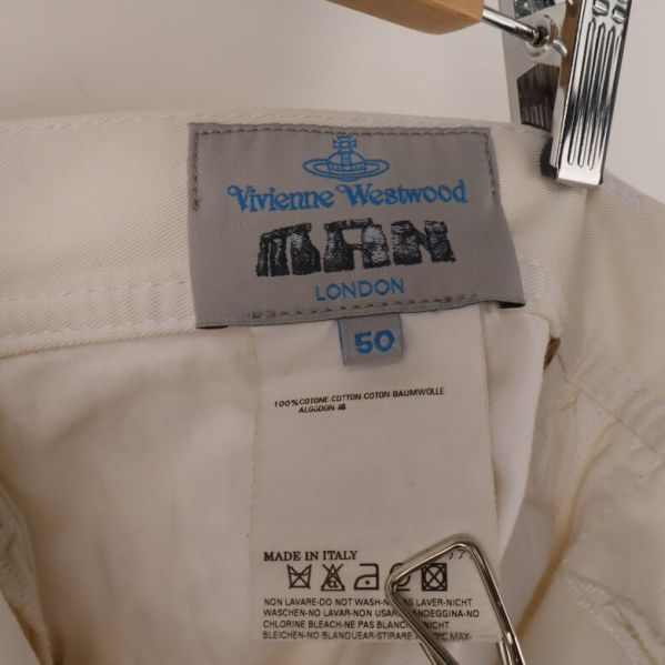 Jeans med Vivienne Westwood märkning