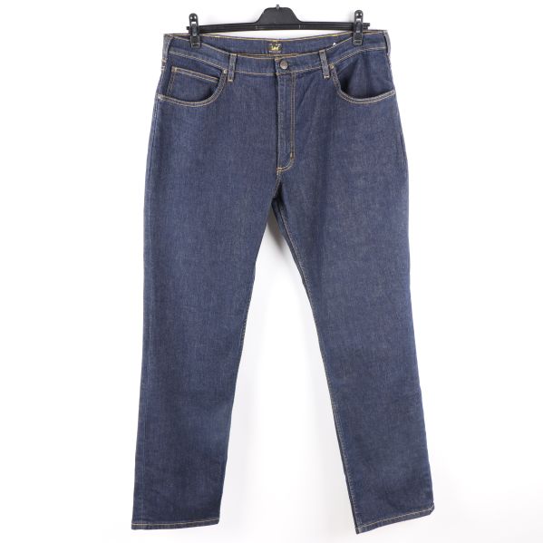 Blå jeans med raka ben