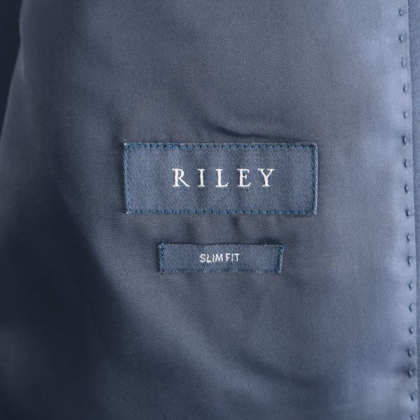 RILEY etikett inuti kavajen