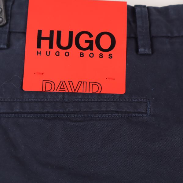 HUGO BOSS tagg på shorts