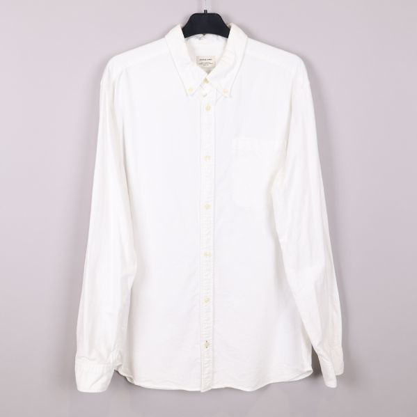 Vit skjorta framifrån 