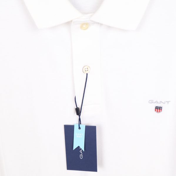 GANT-logotyp och etikett på bröstet