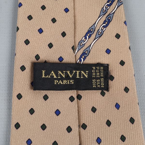 Lanvin etikett på baksidan av slipsen
