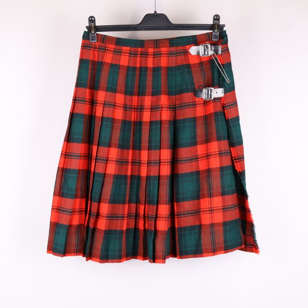 Röd och grön rutig kilt framifrån