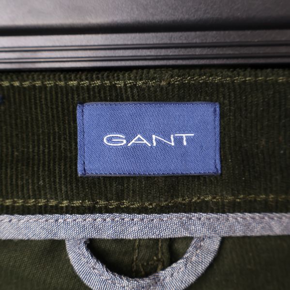Närbild av Gant-logotyp på insidan
