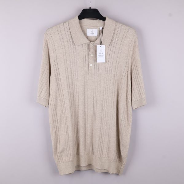 Beige polotröja framifrån