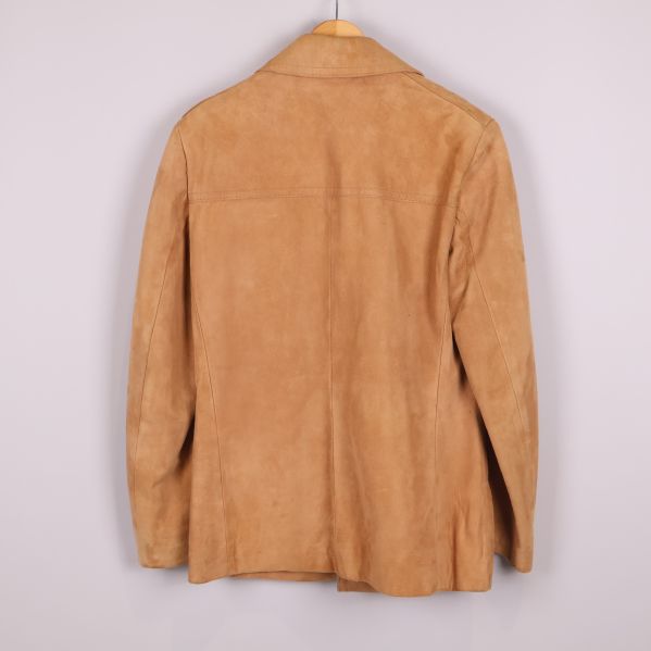 Baksida av beige mockajacka utan detaljer