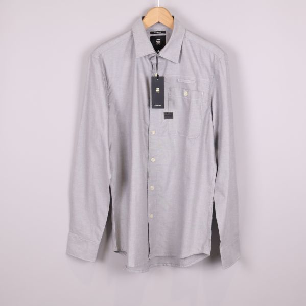 Ljusgrå långärmad skjorta framifrån