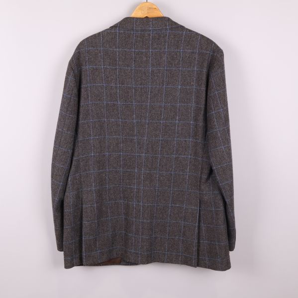 Rutig kavaj med blå rutor bakifrån 