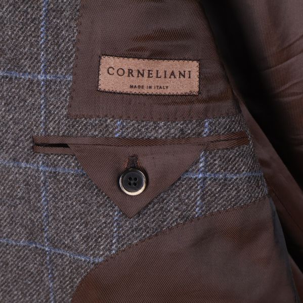 Corneliani-logotyp inuti brunfodrad kavaj
