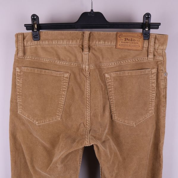 Baksida midja och fickor med Polo Ralph Lauren-lapp