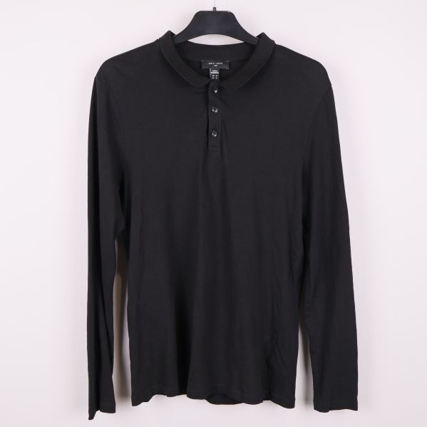 Svart långärmad pikétröja framifrån 