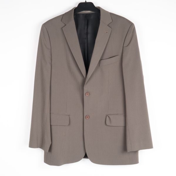 Kostymkavaj hängande framifrån med fickor och slag