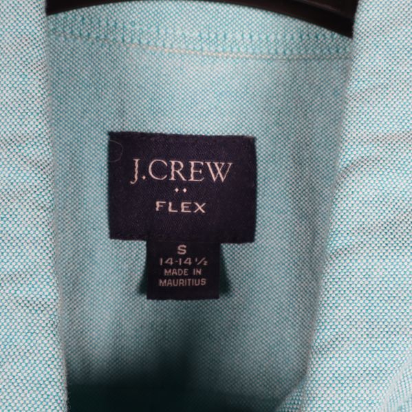 Närbild på märkesetikett J.Crew Flex i skjortan