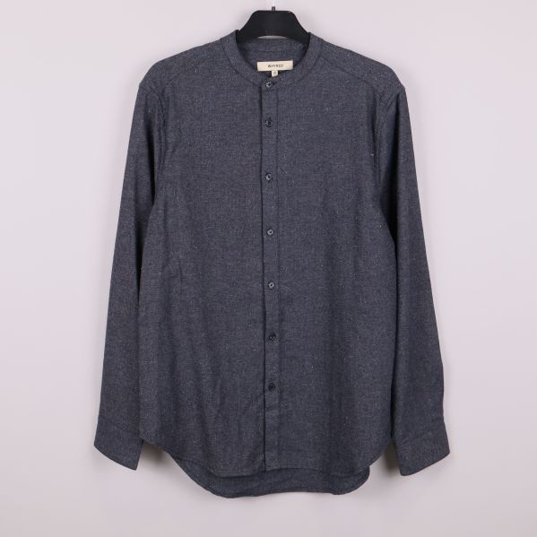 Grå långärmad skjorta med ståkrage framsida