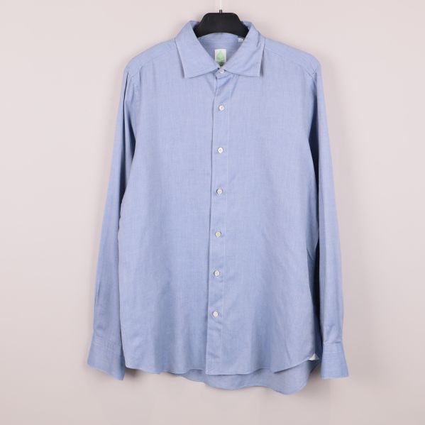 Ljusblå skjorta med lång ärm 