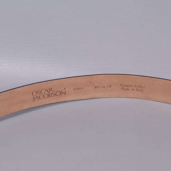 Oscar Jacobson logga och storlek tryckt på insidan av skärpet