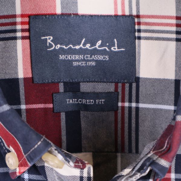 Bondelid logotyp på insidan av kragen