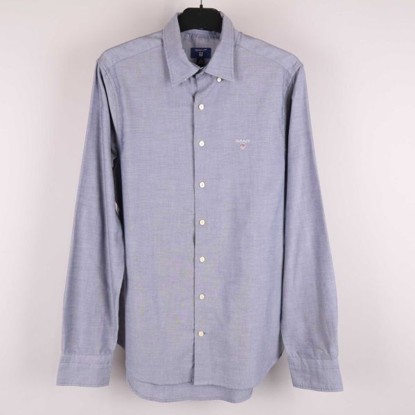 Blå skjorta utan slips