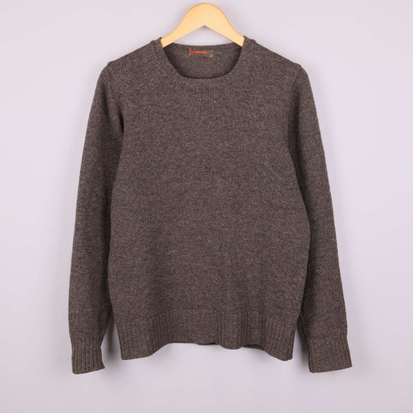 Brunmelerad stickad tröja med rund hals